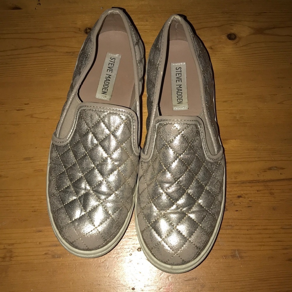 Steve Madden Gold Quilted Slip-On Shoes 7B